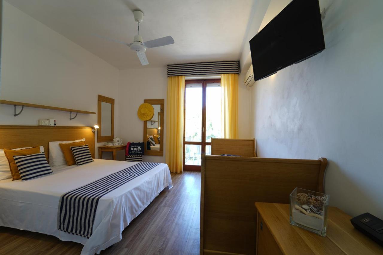 Hotel Le Acacie Capoliveri  Buitenkant foto
