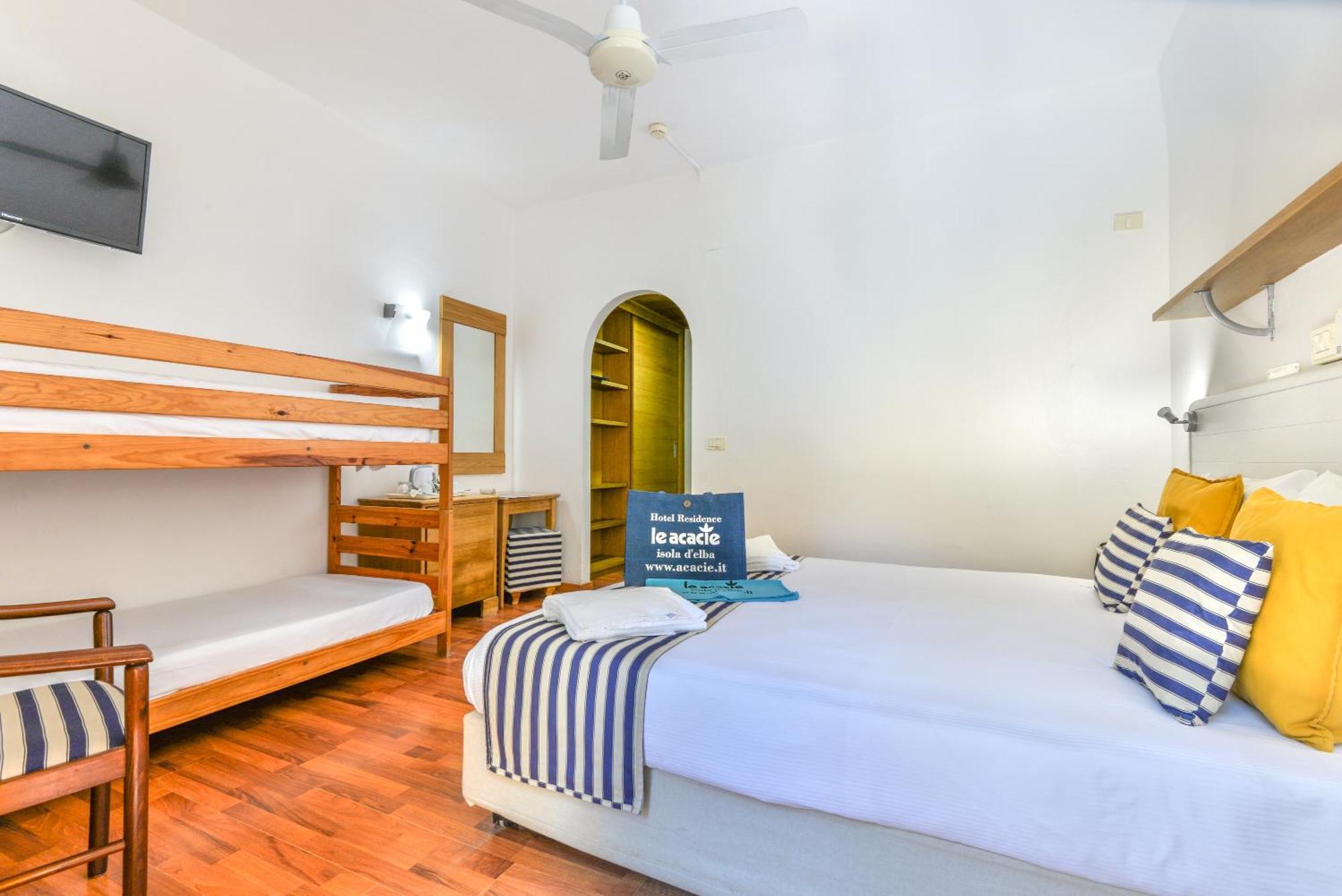 Hotel Le Acacie Capoliveri  Buitenkant foto
