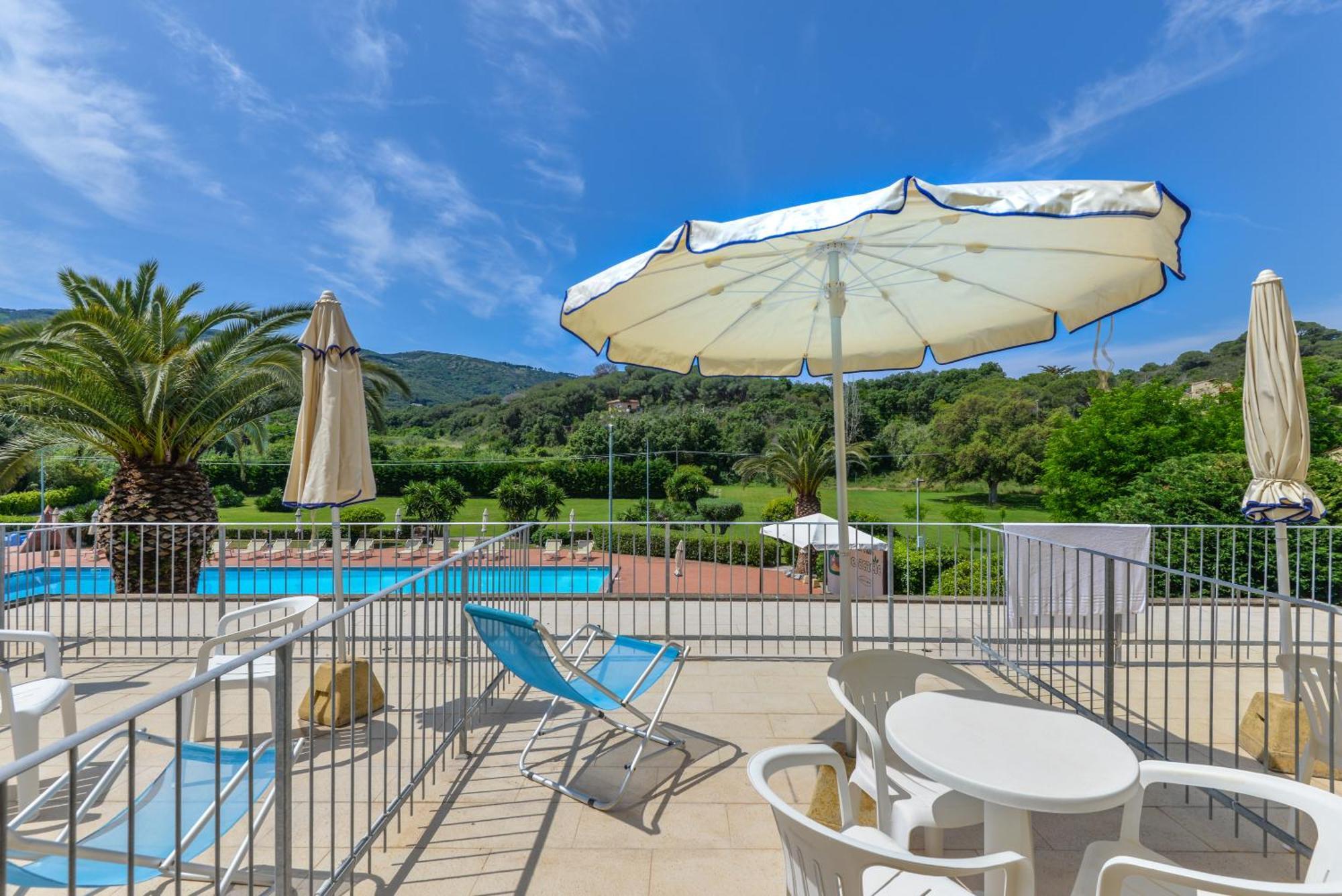 Hotel Le Acacie Capoliveri  Buitenkant foto