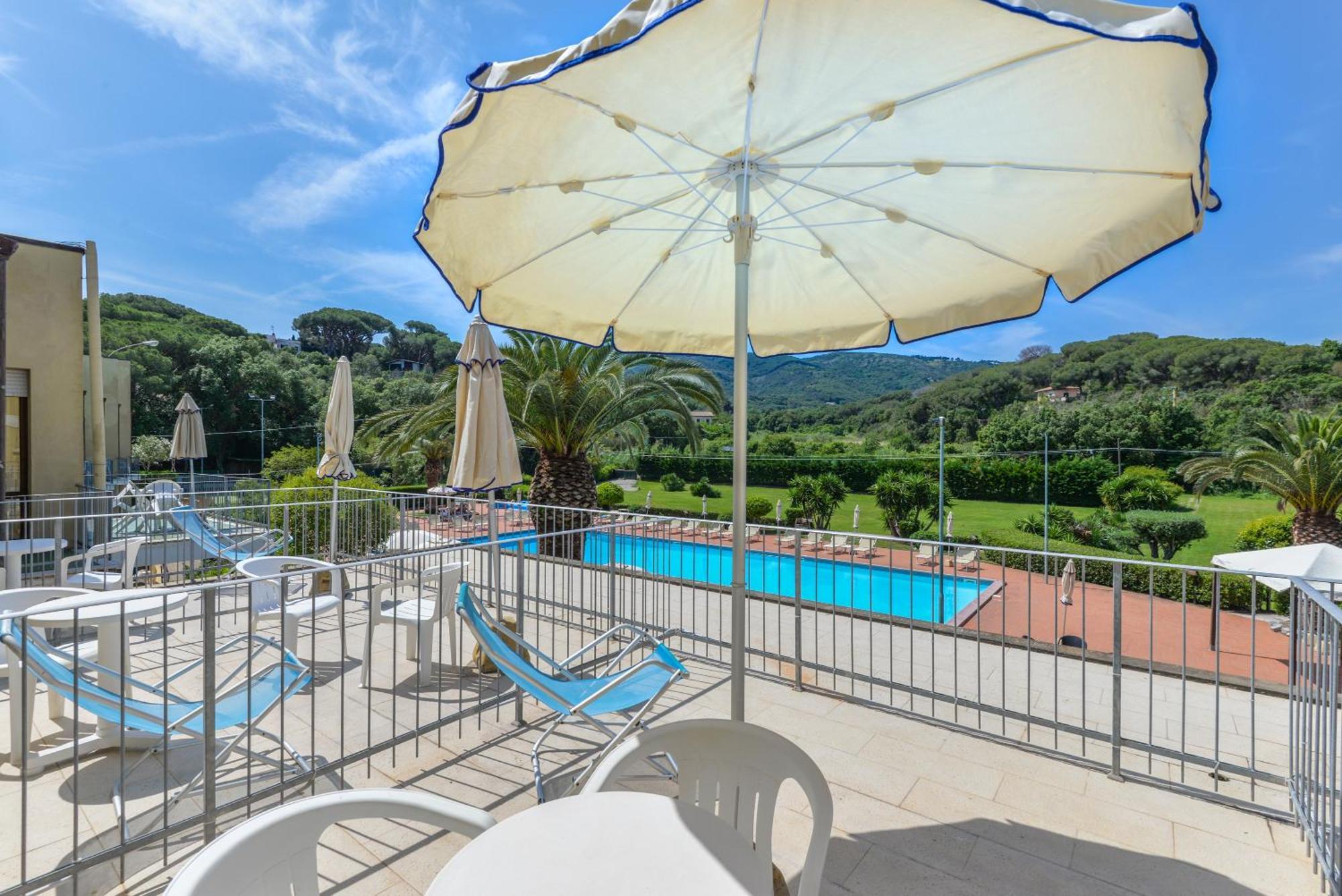 Hotel Le Acacie Capoliveri  Buitenkant foto