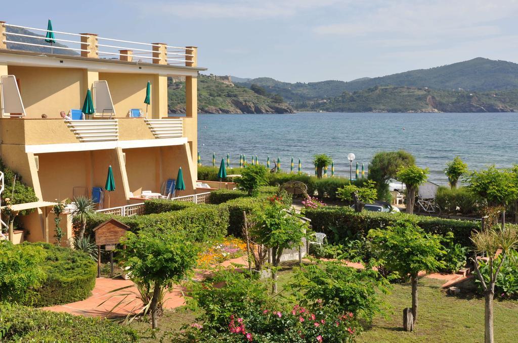 Hotel Le Acacie Capoliveri  Buitenkant foto