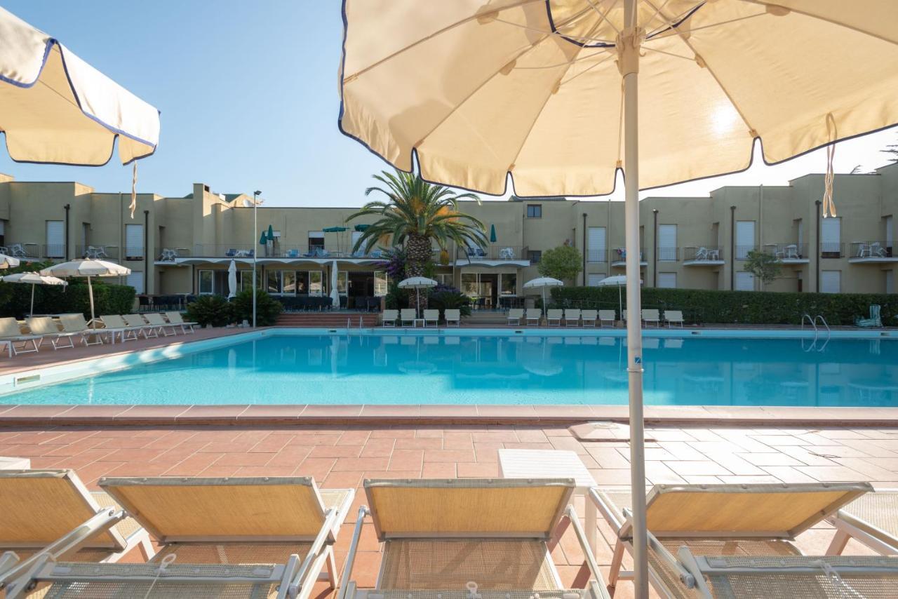 Hotel Le Acacie Capoliveri  Buitenkant foto