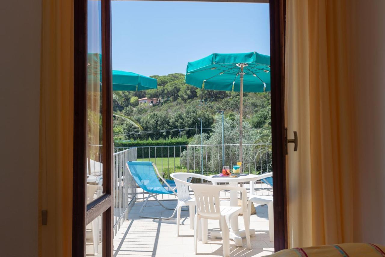 Hotel Le Acacie Capoliveri  Buitenkant foto