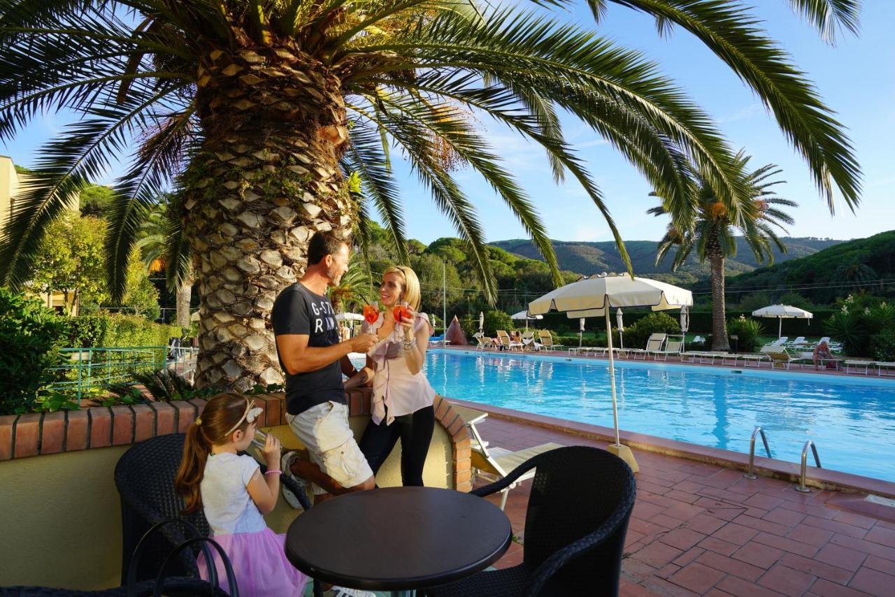 Hotel Le Acacie Capoliveri  Buitenkant foto
