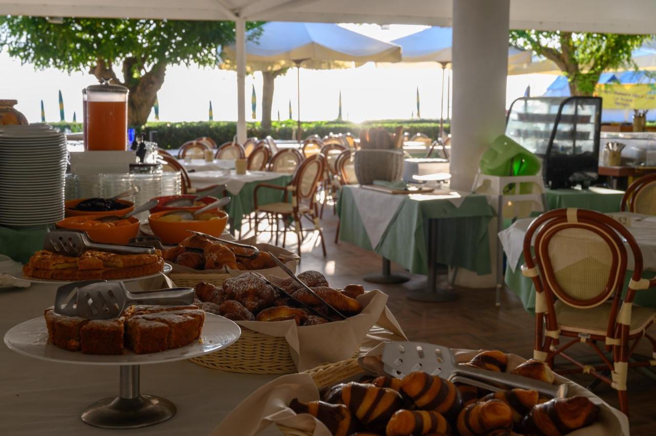 Hotel Le Acacie Capoliveri  Buitenkant foto